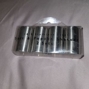 18 / 8 STAINLESS STEEL SET OF 2 SALT N PEPPER SHAKERS